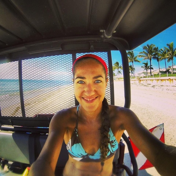 Meet your Posher, Becca - Picture 5 of 5